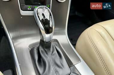 Внедорожник / Кроссовер Volvo XC60 2015 в 