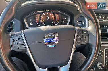Внедорожник / Кроссовер Volvo XC60 2015 в 