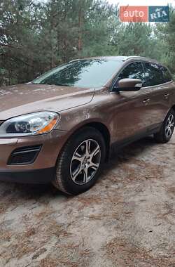 Внедорожник / Кроссовер Volvo XC60 2012 в Светловодске