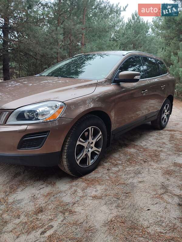 Внедорожник / Кроссовер Volvo XC60 2012 в Светловодске