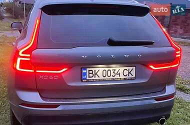 Внедорожник / Кроссовер Volvo XC60 2018 в 
