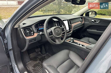 Позашляховик / Кросовер Volvo XC60 2023 в 