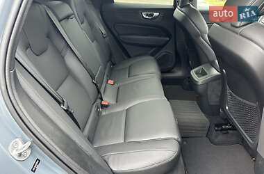 Позашляховик / Кросовер Volvo XC60 2023 в 