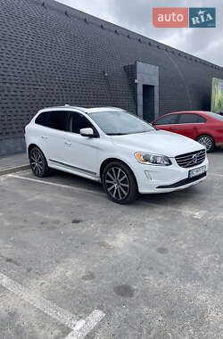 Позашляховик / Кросовер Volvo XC60 2017 в Львові