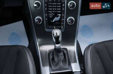 Внедорожник / Кроссовер Volvo XC60 2015 в 