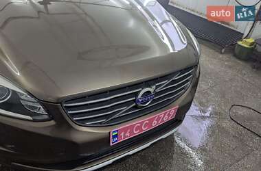 Внедорожник / Кроссовер Volvo XC60 2015 в 