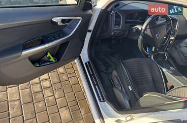 Внедорожник / Кроссовер Volvo XC60 2013 в 