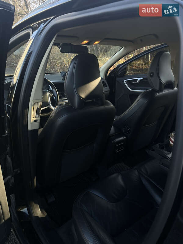 Внедорожник / Кроссовер Volvo XC60 2011 в Киеве