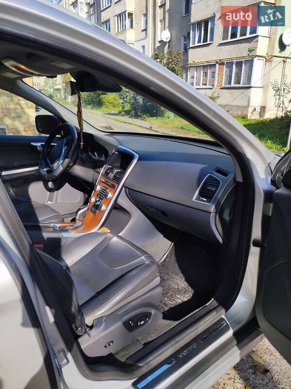 Внедорожник / Кроссовер Volvo XC60 2016 в Ровно фото 8 Внедорожник / Кроссовер Volvo XC60 2016 в Ровно