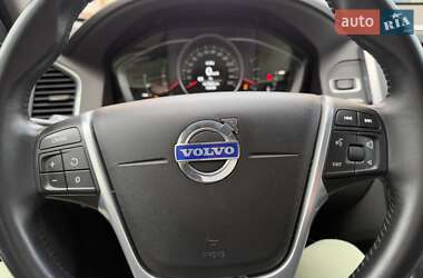 Внедорожник / Кроссовер Volvo XC60 2016 в Киеве