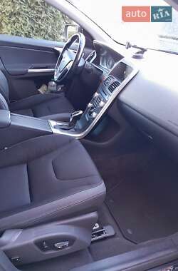 Внедорожник / Кроссовер Volvo XC60 2014 в 