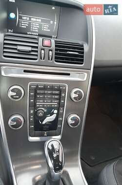 Внедорожник / Кроссовер Volvo XC60 2014 в 