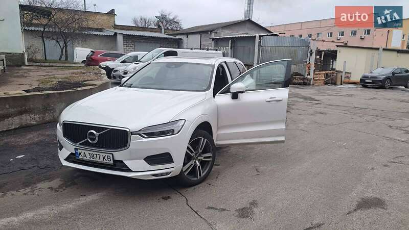 Внедорожник / Кроссовер Volvo XC60 2019 в 