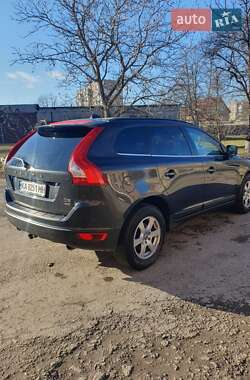 Внедорожник / Кроссовер Volvo XC60 2013 в 