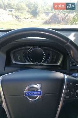 Внедорожник / Кроссовер Volvo XC60 2015 в 