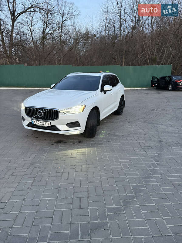 Внедорожник / Кроссовер Volvo XC60 2021 в Киеве