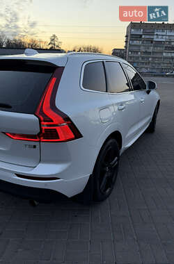 Внедорожник / Кроссовер Volvo XC60 2021 в 