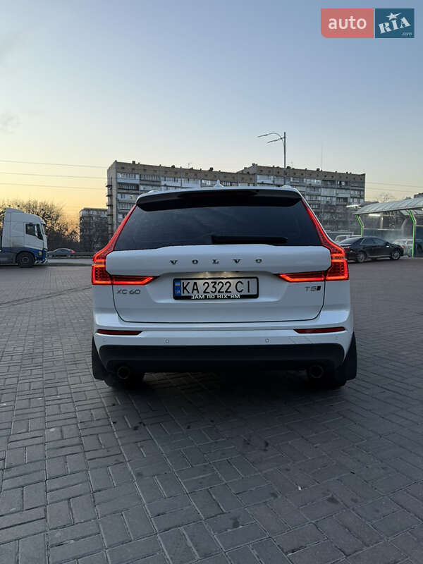 Внедорожник / Кроссовер Volvo XC60 2021 в Киеве