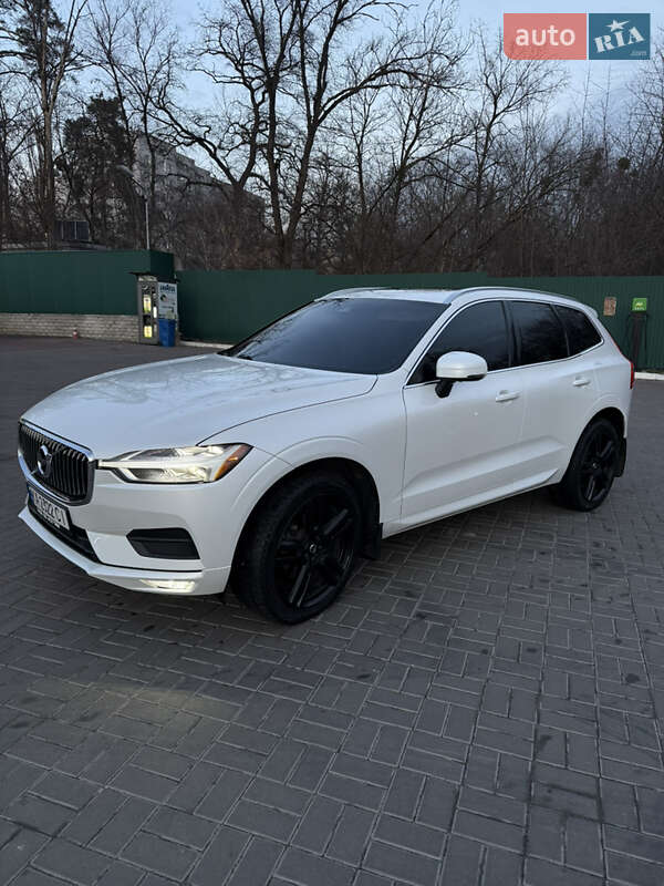 Внедорожник / Кроссовер Volvo XC60 2021 в Киеве