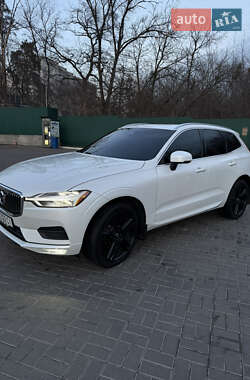 Внедорожник / Кроссовер Volvo XC60 2021 в 