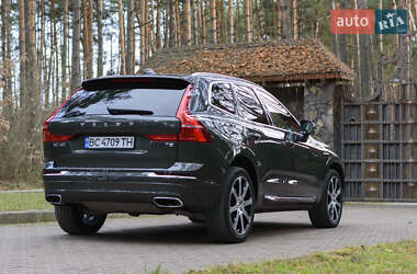 Внедорожник / Кроссовер Volvo XC60 2021 в 