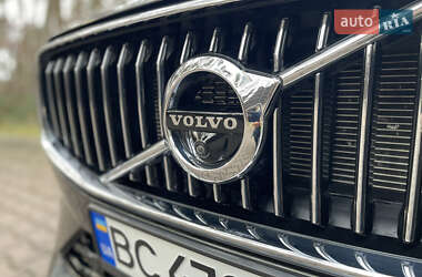 Внедорожник / Кроссовер Volvo XC60 2021 в 