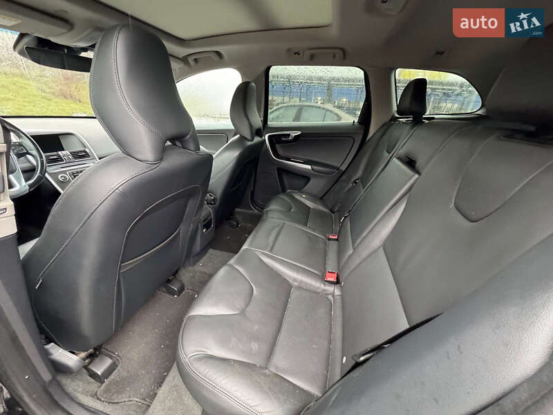 Внедорожник / Кроссовер Volvo XC60 2015 в Харькове