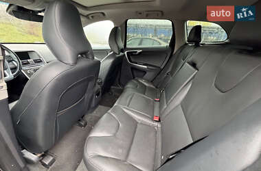 Внедорожник / Кроссовер Volvo XC60 2015 в 