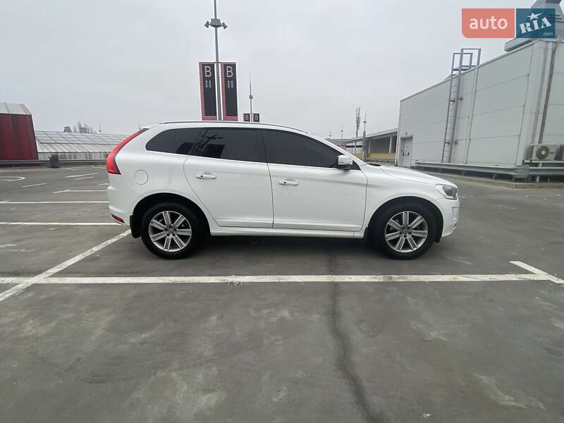 Позашляховик / Кросовер Volvo XC60 2017 в Києві