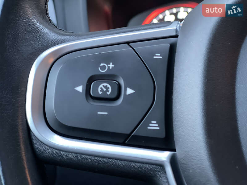 Внедорожник / Кроссовер Volvo XC60 2018 в Казатине