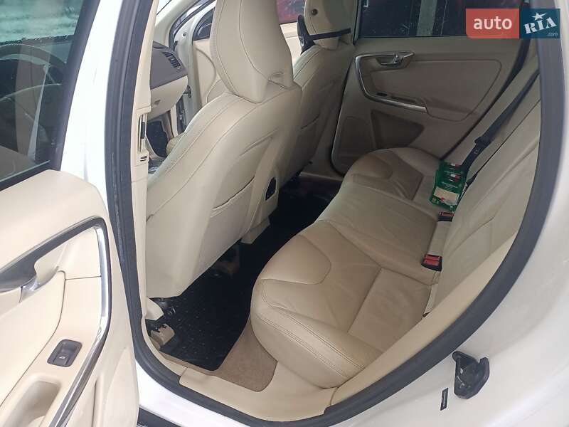 Внедорожник / Кроссовер Volvo XC60 2012 в Ровно фото 8 Внедорожник / Кроссовер Volvo XC60 2012 в Ровно