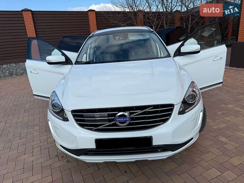 Внедорожник / Кроссовер Volvo XC60 2016 в Гайсине