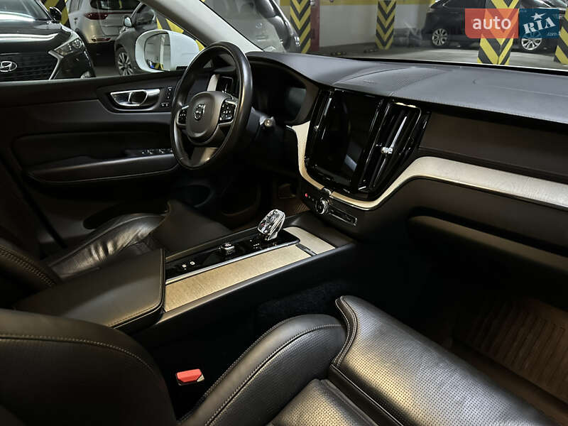 Внедорожник / Кроссовер Volvo XC60 2022 в Одессе