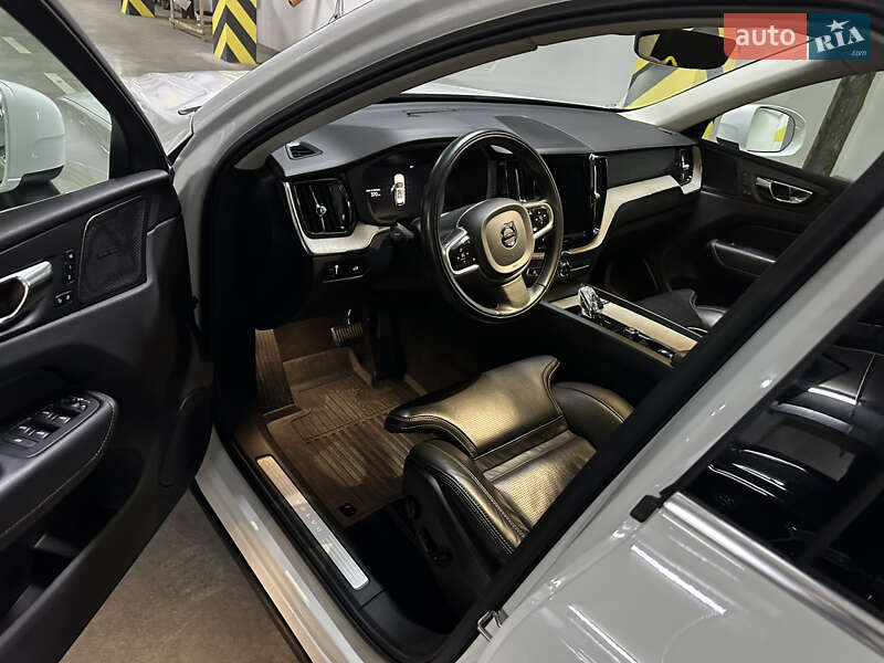 Внедорожник / Кроссовер Volvo XC60 2022 в Одессе