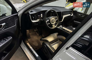 Внедорожник / Кроссовер Volvo XC60 2022 в 