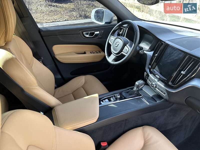 Внедорожник / Кроссовер Volvo XC60 2020 в Львове