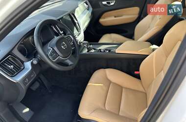 Внедорожник / Кроссовер Volvo XC60 2020 в 