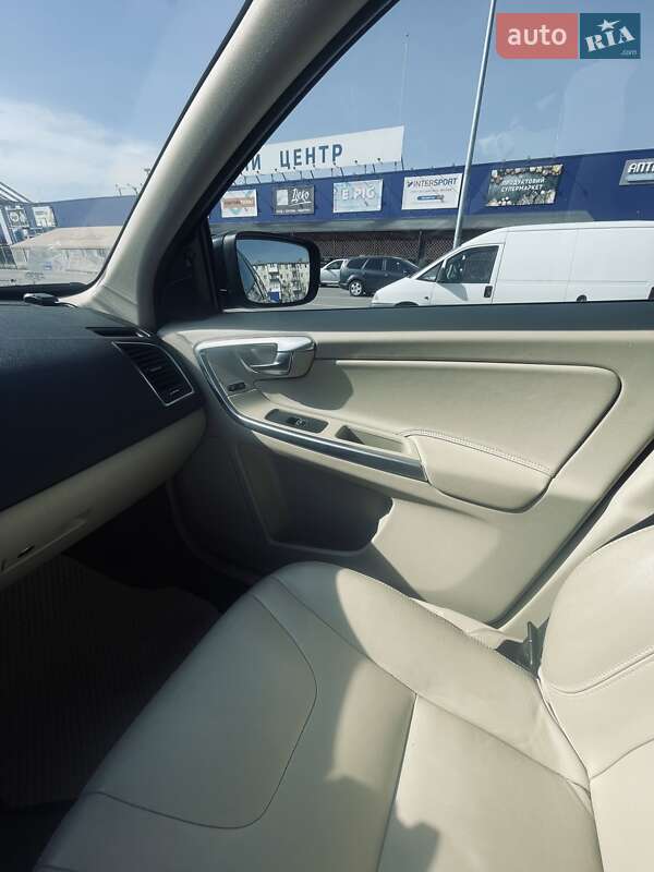 Внедорожник / Кроссовер Volvo XC60 2014 в Ивано-Франковске фото 16 Внедорожник / Кроссовер Volvo XC60 2014 в Ивано-Франковске