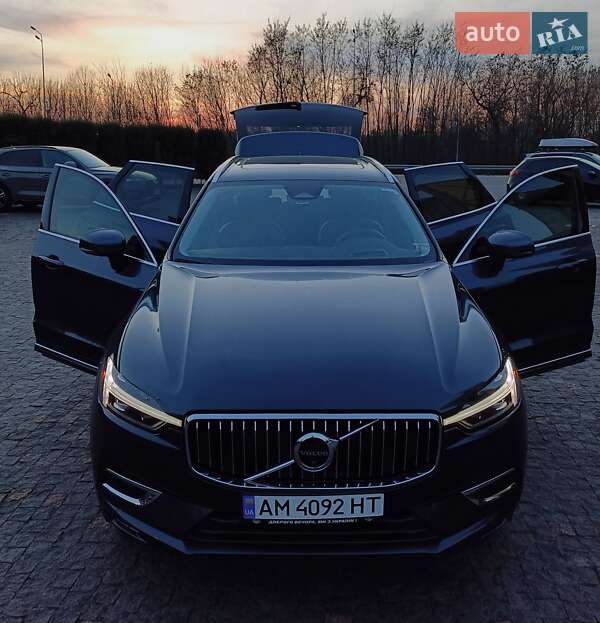 Внедорожник / Кроссовер Volvo XC60 2021 в Киеве