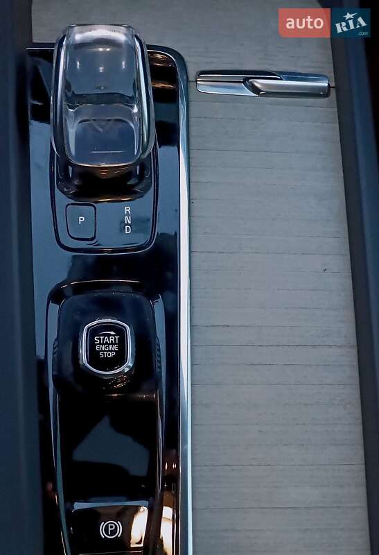 Внедорожник / Кроссовер Volvo XC60 2021 в Киеве