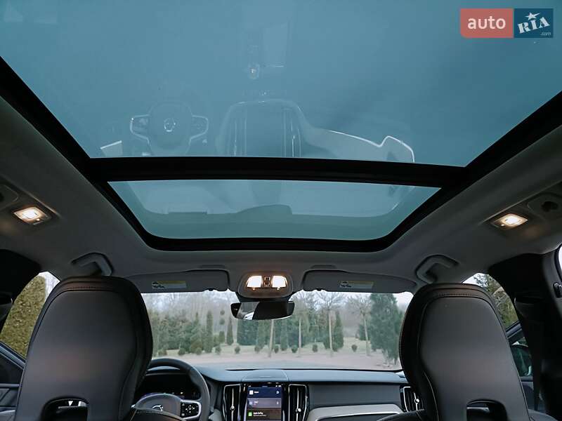 Внедорожник / Кроссовер Volvo XC60 2021 в Киеве