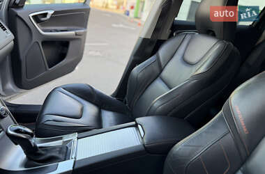 Внедорожник / Кроссовер Volvo XC60 2017 в 