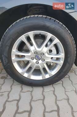 Внедорожник / Кроссовер Volvo XC60 2013 в 