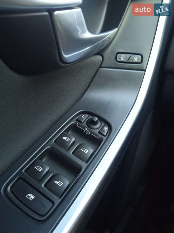 Позашляховик / Кросовер Volvo XC60 2014 в Вараші фото 8 Позашляховик / Кросовер Volvo XC60 2014 в Вараші