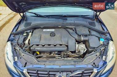 Внедорожник / Кроссовер Volvo XC60 2013 в 