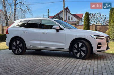 Внедорожник / Кроссовер Volvo XC60 2023 в 