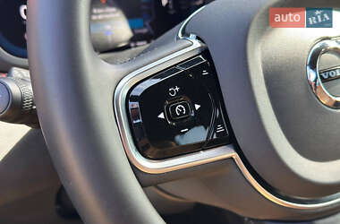Внедорожник / Кроссовер Volvo XC60 2023 в 