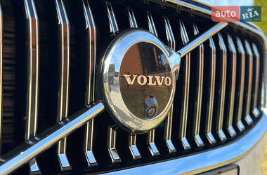 Внедорожник / Кроссовер Volvo XC60 2023 в 