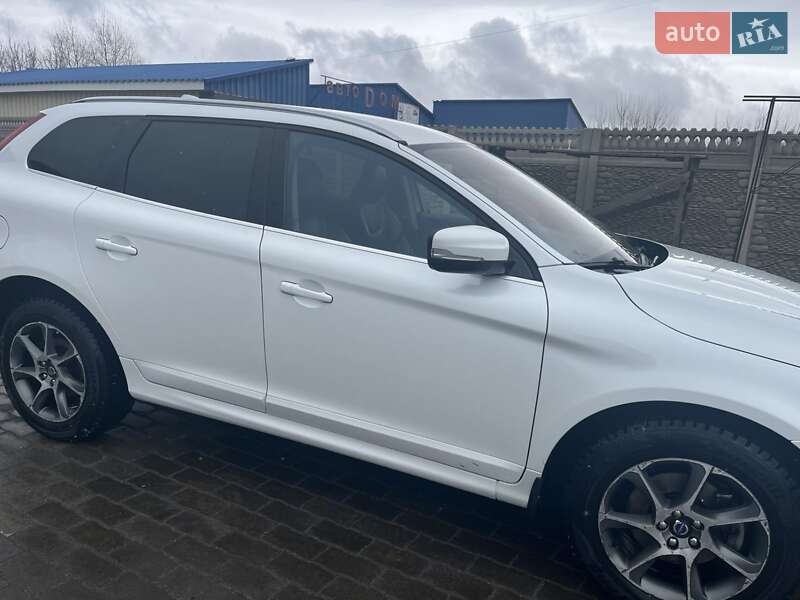 Позашляховик / Кросовер Volvo XC60 2015 в Києві