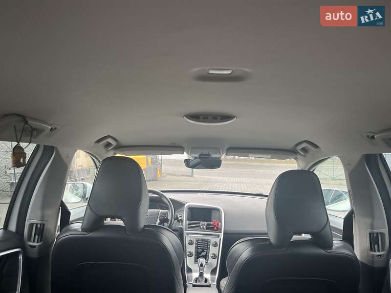 Позашляховик / Кросовер Volvo XC60 2015 в Києві